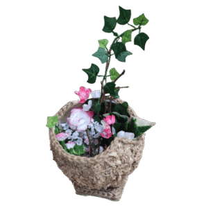 Sculpture de fleurs dans un pot.